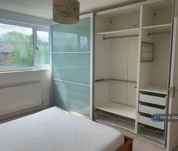 3 bedroom semi-detached house to rent - Photo 3