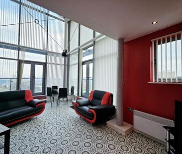 2 bedroom penthouse to rent - Photo 5