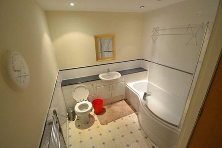 2 bedroom apartment to rent - Photo 5