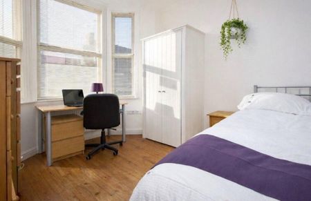 6 Bed Semi-Detached House, Midland Avenue, NG7 - Photo 3