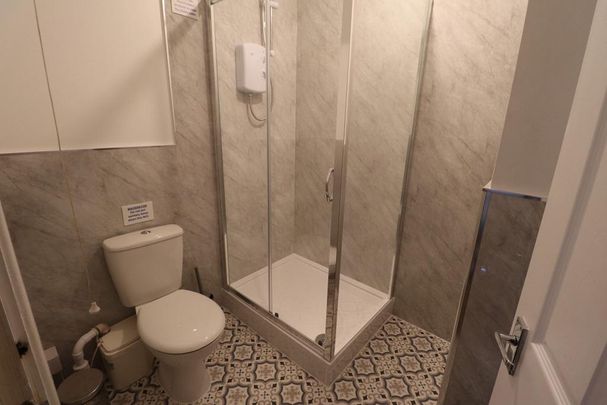 1 bedroom in a house share to rent - Photo 1