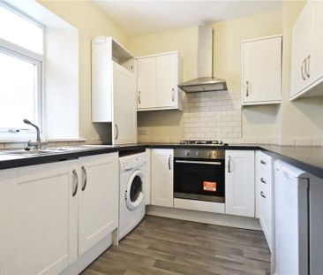 2 bedroom end of terrace house to rent - Photo 1