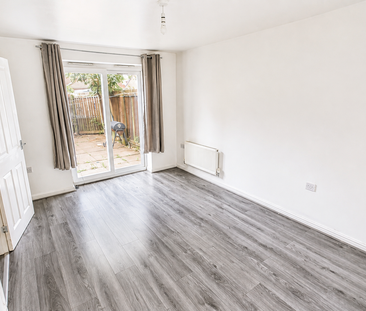 3 bedroom end of terrace house to rent - Photo 1