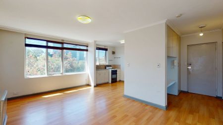 Well-Presented One-Bedroom Apartment in a Prime Brunswick West Location - Photo 2