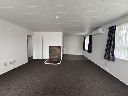 Recently Renovated Home - Whakatane - Photo 1