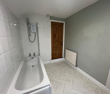 2 bedroom semi-detached house to rent - Photo 6