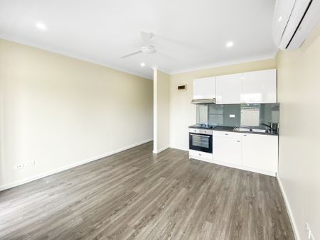 35a Beverly Place, Plumpton NSW 2761 - House For Rent | Domain - Photo 4