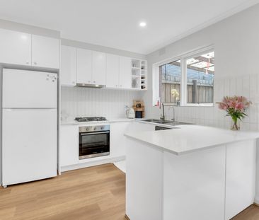 2/211 Hope Street, Brunswick West VIC 3055 - Photo 1