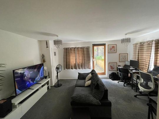 1 Bed Flat, Long Acre, WC2E - Photo 1