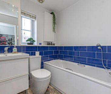 3 bedroom semi-detached house to rent - Photo 6