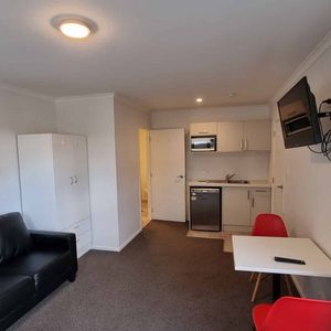 Grab A Room Early!! - Photo 2