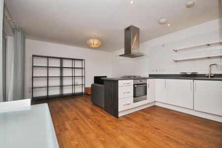 2 bedroom flat to rent - Photo 2