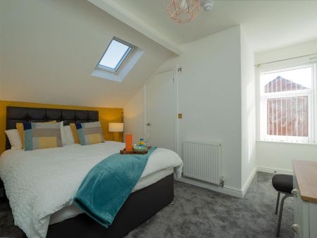 1 bedroom in a house share to rent - Photo 4