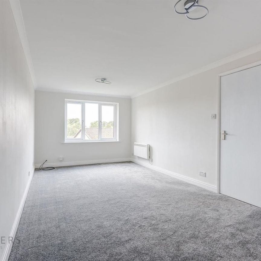 Hallam Chase, Sandygate, Sheffield - Photo 1