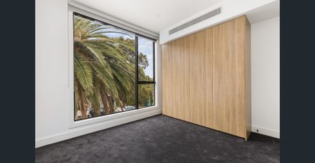 North facing elegance a stone's throw from Bay Street - Photo 5