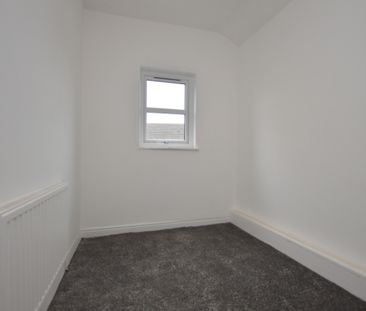 3 Bedroom Terraced House - Photo 5