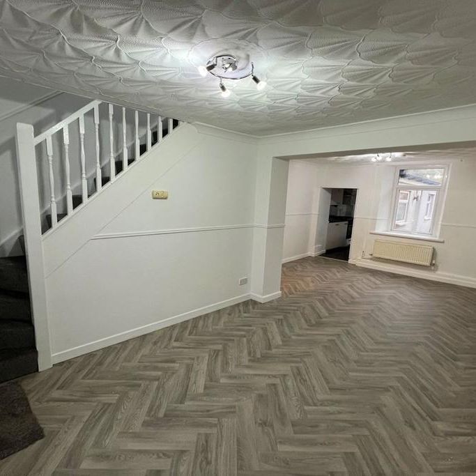 2 bedroom terraced house to rent - Photo 1