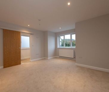 21 Meadow View, Jordanstown, Newtownabbey, BT37 0US - Photo 1