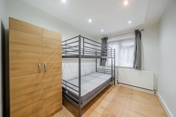 3 bedroom flat to rent - Photo 1