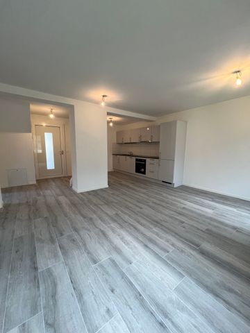 For rent : Fully renovated 3.5-room apartment in small building - Photo 3