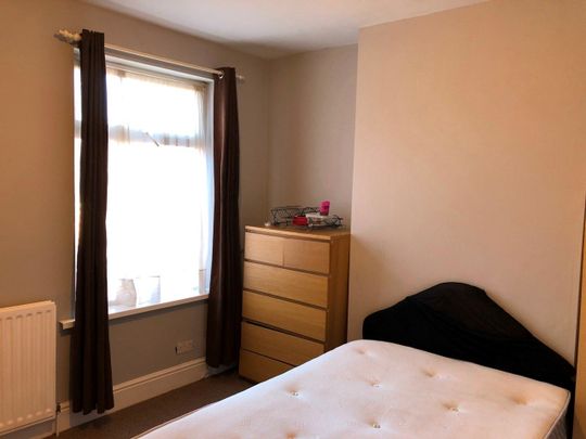 Room in a Shared House, Humberstone Drive, LE5 - Photo 1