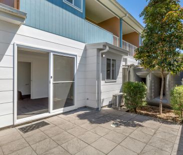 Smart, Low-Maintenance Townhouse - Photo 5