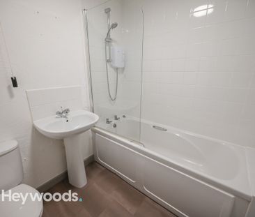 2 bed apartment to rent in 2 Bedroom Flat Bridge Court, Stone Road,... - Photo 3