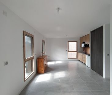 Location Appartement 1 pièce 31m² - Photo 2