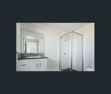 Low Set Townhouse - Photo 6