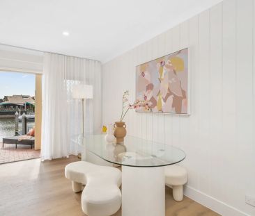 SPARKLING COASTAL TOWNHOUSE WITH CHÍC RENOVATED INTERIOR CONTACT JU... - Photo 5