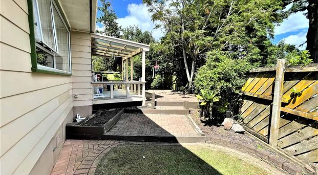 3 bedroom with 1 bathroom - Photo 1