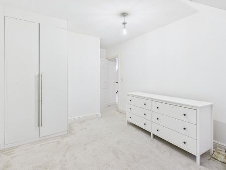 5 bedroom detached house to rent - Photo 3