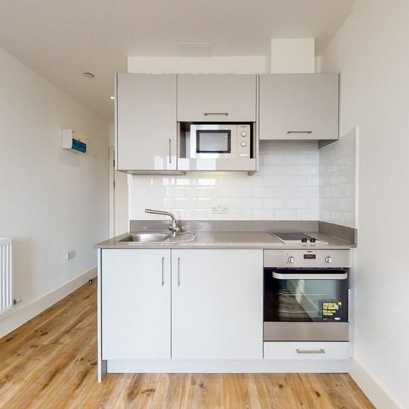 Studio to rent - Photo 1