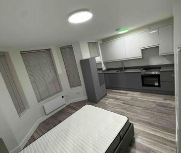 Studio to rent - Photo 1