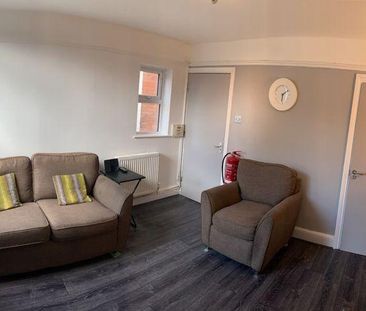 1 bedroom in a house share to rent - Photo 3