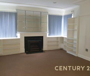 Comfortable Living in Central Dandenong - Photo 3