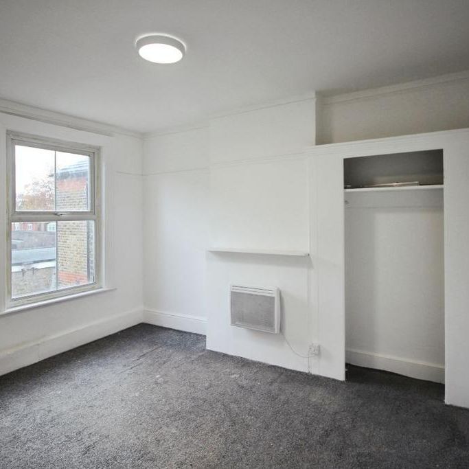 3 bedroom flat to rent - Photo 1