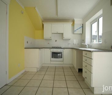 3 bedroom semi-detached house to rent - Photo 6