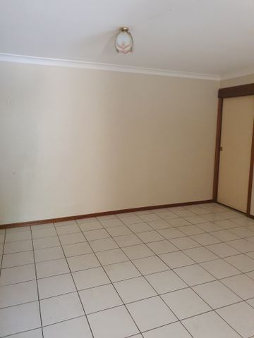 Neat and tidy 2 bedroom unit! - Photo 2