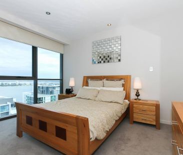 Executive City Living! - Photo 5