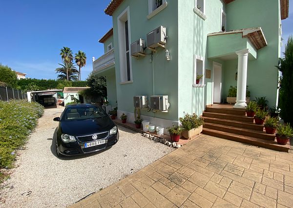 Modern house to rent for winter in Montgo Javea