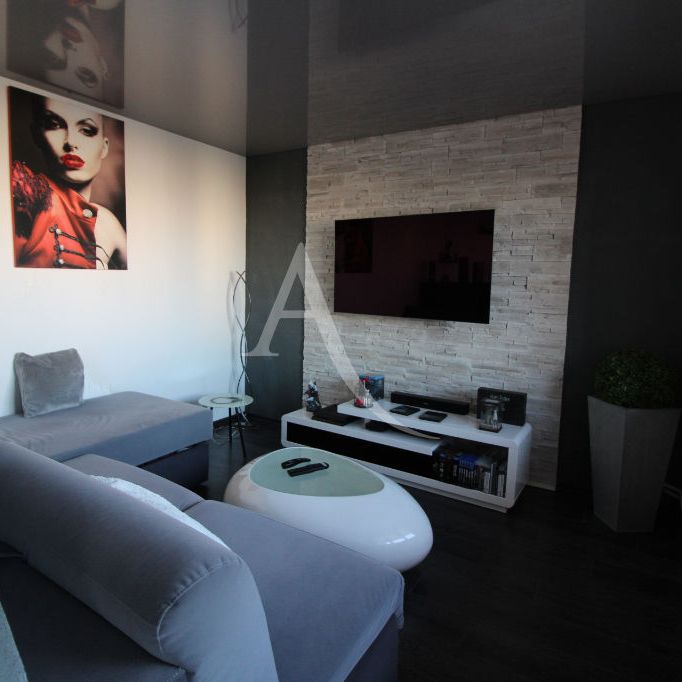 Location Appartement 2 pièces 64m² - Photo 1