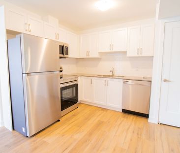 COZY 2 BEDROOM CONDO IN NIAGARA FALLS!! - Photo 6