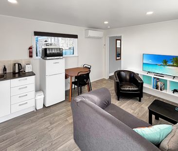 Welcome home to 43A Tauhinu Road. - Photo 1