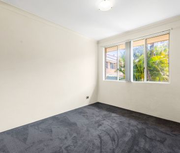 Three Bedroom Townhouse - Photo 5