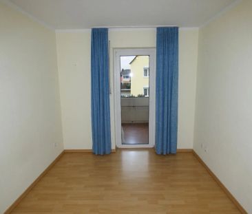 Helle 3-Zimmer-Wohnung mit Einbauküche und zwei Balkonen in gefragt... - Foto 1