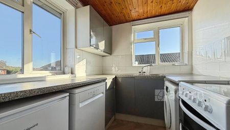 2 bedroom maisonette to rent - Photo 4