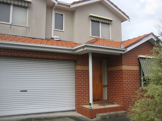 4-bedroom shared house, Delany Avenue - Photo 1