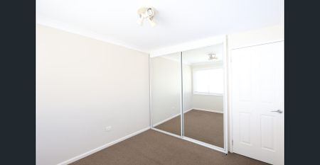 Single Level Home Conveniently Located - Photo 2