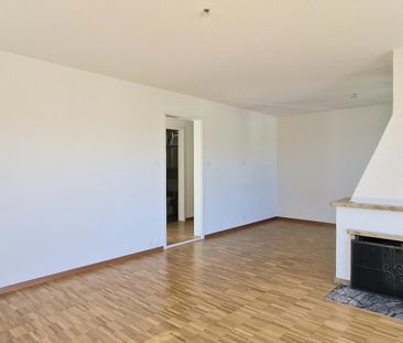 4 1/2 Zimmerwohnung an sonniger und familienfreundlicher Lage - Photo 2